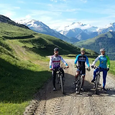 La Cachette Cyclists&skiers *