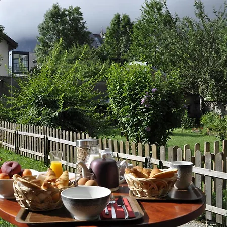 La Cachette Cyclists&skiers * Le Bourg-dʼOisans